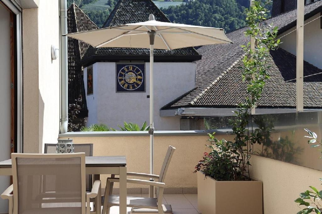 Ferienwohnung Mit Garage, Fahrradraum Und Sehr Grosser Sonnenverwoehnten Terrasse Lagundo Exteriör bild