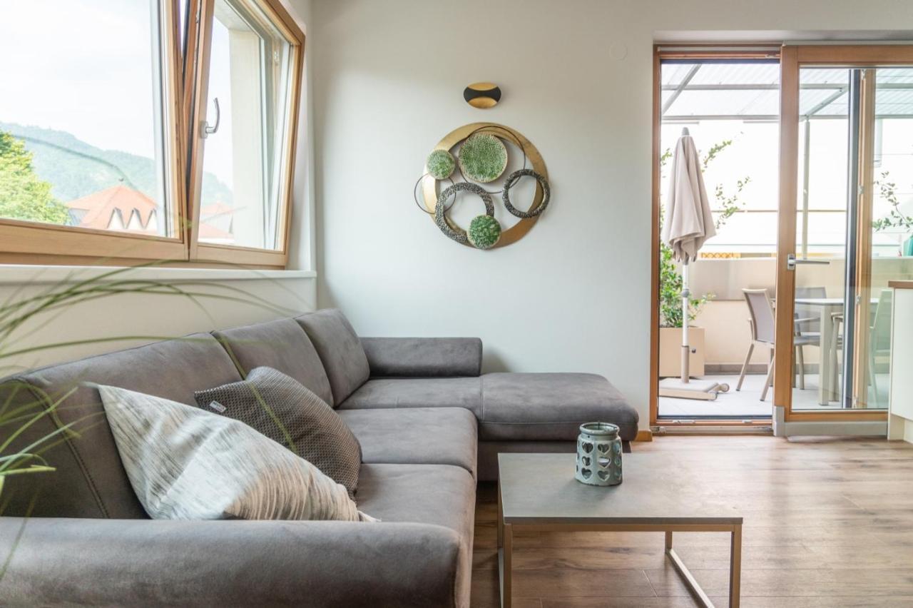 Ferienwohnung Mit Garage, Fahrradraum Und Sehr Grosser Sonnenverwoehnten Terrasse Lagundo Exteriör bild